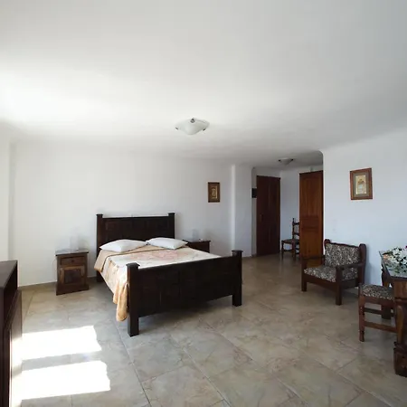 Ξενοδοχείο με διαμερίσματα Daktilidis Village 3*